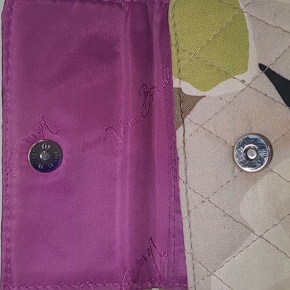 VERA BRADLEY KISSLOCK TRIFOLD WALLET in the pattern PORTOBELLO - Picture 7 of 8